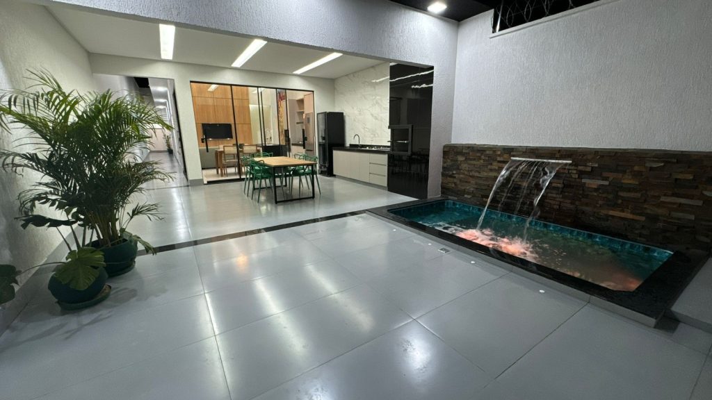 095074ee-6999-4f92-8427-9f5d7672e8d3