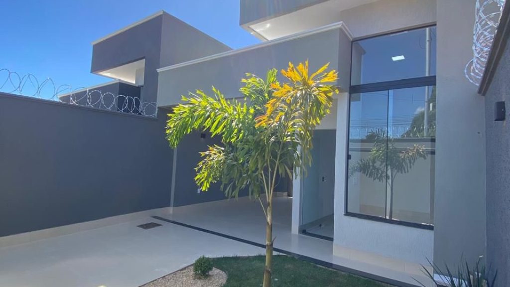 1ff303c0-d650-4be5-a1e6-f07f64262548