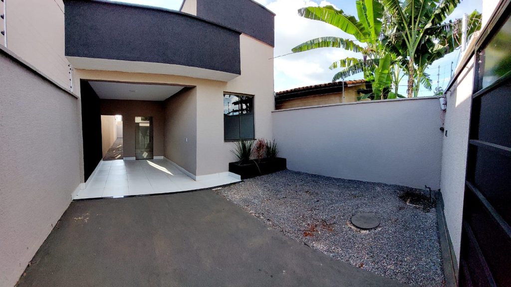 cb871757-67d8-4ecc-b070-b52e31ac77b3